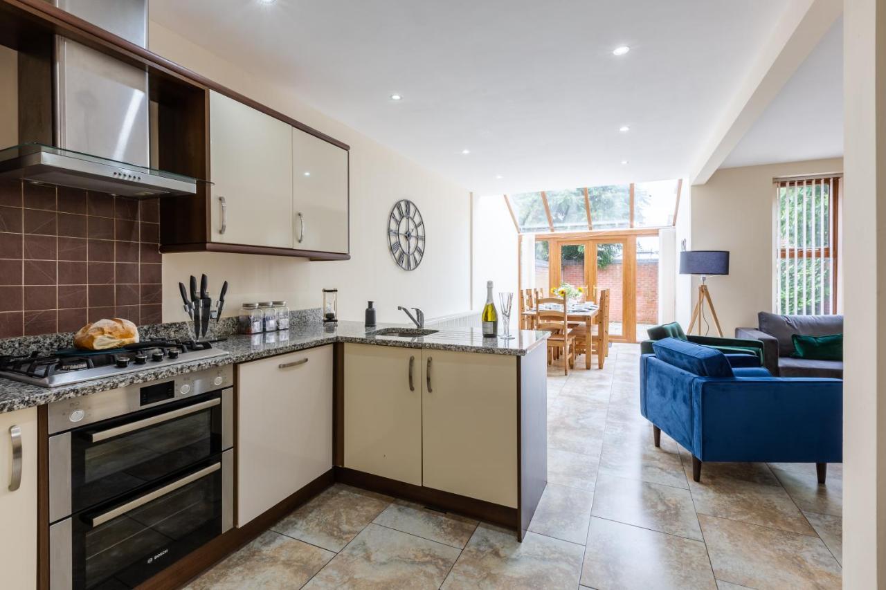 Albert - 5 Bedrooms Sleeps 11 Parking Wi-Fi Contractors Preston  Exteriér fotografie